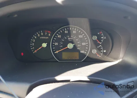 2008 Kia Rondo Lx V6 z USA, uszkodzony, nr VIN KNAFG526587129050